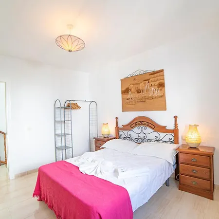 Beautiful Detached Lanzarote 3 Bedrooms Stacruz Bay Stunning Views & Close To Amenities *