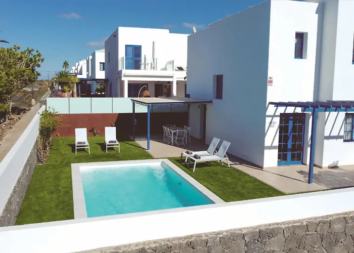 Villa Beautiful Detached Lanzarote 3 Bedrooms Stacruz Bay Stunning Views & Close To Amenities *
