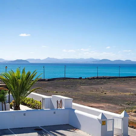 Beautiful Detached Lanzarote 3 Bedrooms Stacruz Bay Stunning Views & Close To Amenities فيلة بلايا بلانكا