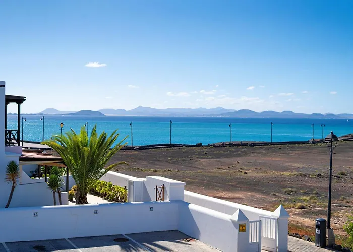 Beautiful Detached Lanzarote 3 Bedrooms Stacruz Bay Stunning Views & Close To Amenities Villa Playa Blanca