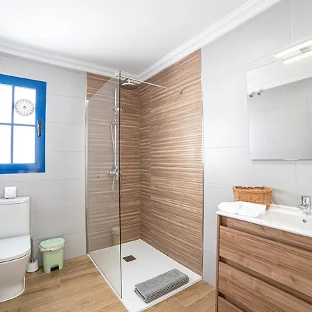 Beautiful Detached Lanzarote 3 Bedrooms Stacruz Bay Stunning Views & Close To Amenities *