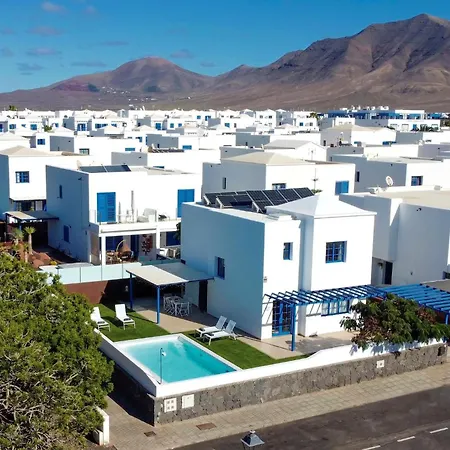 Villa Beautiful Detached Lanzarote 3 Bedrooms Stacruz Bay Stunning Views & Close To Amenities *