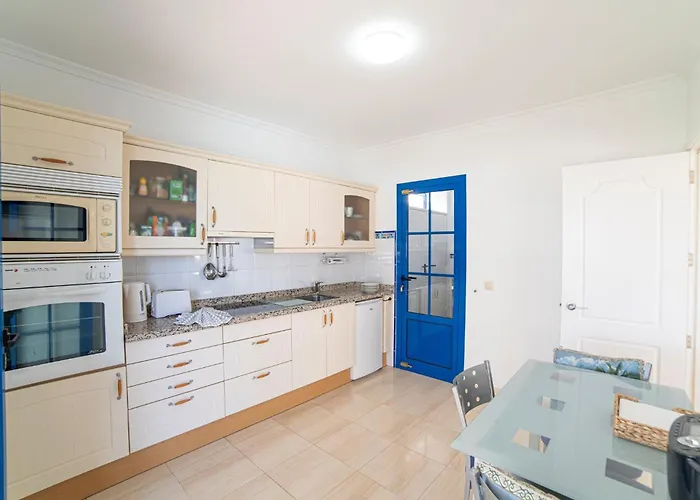 Galway Bay: Detached Lanzarote With Stunning Views *